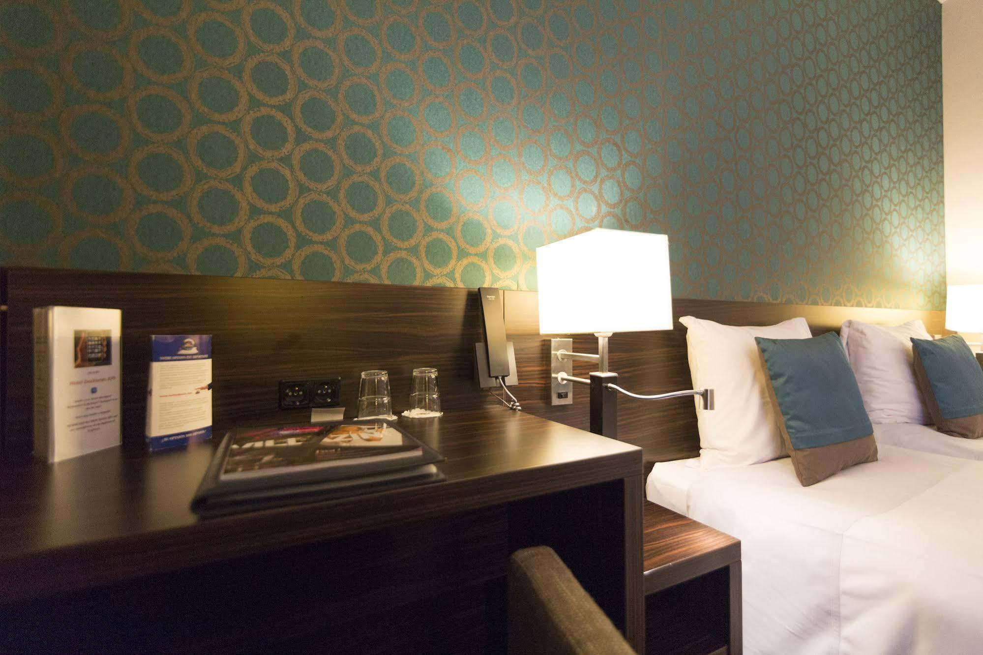 Docklands Hotel