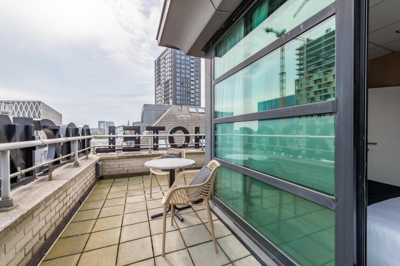 Docklands 3*