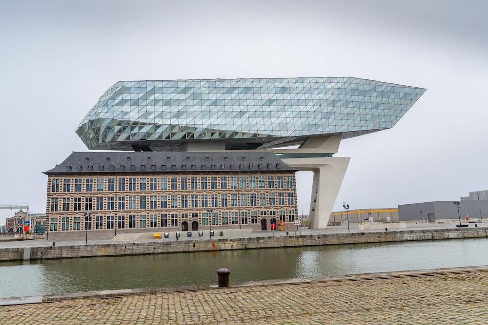 Hotel Docklands 3*