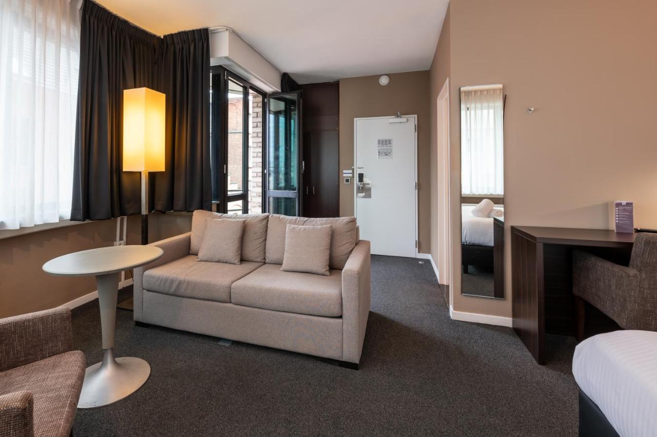 Docklands Hotel